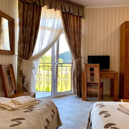 Mini Hotel Solnce Karpat ポリアナ エクステリア 写真