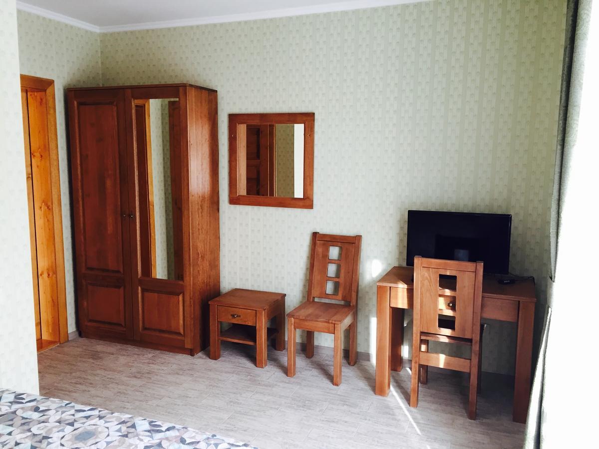 Mini Hotel Solnce Karpat ポリアナ エクステリア 写真