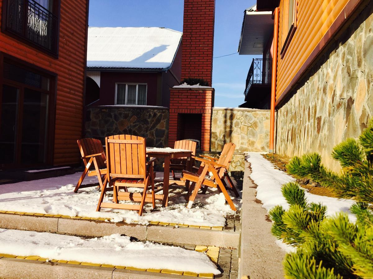 Mini Hotel Solnce Karpat ポリアナ エクステリア 写真