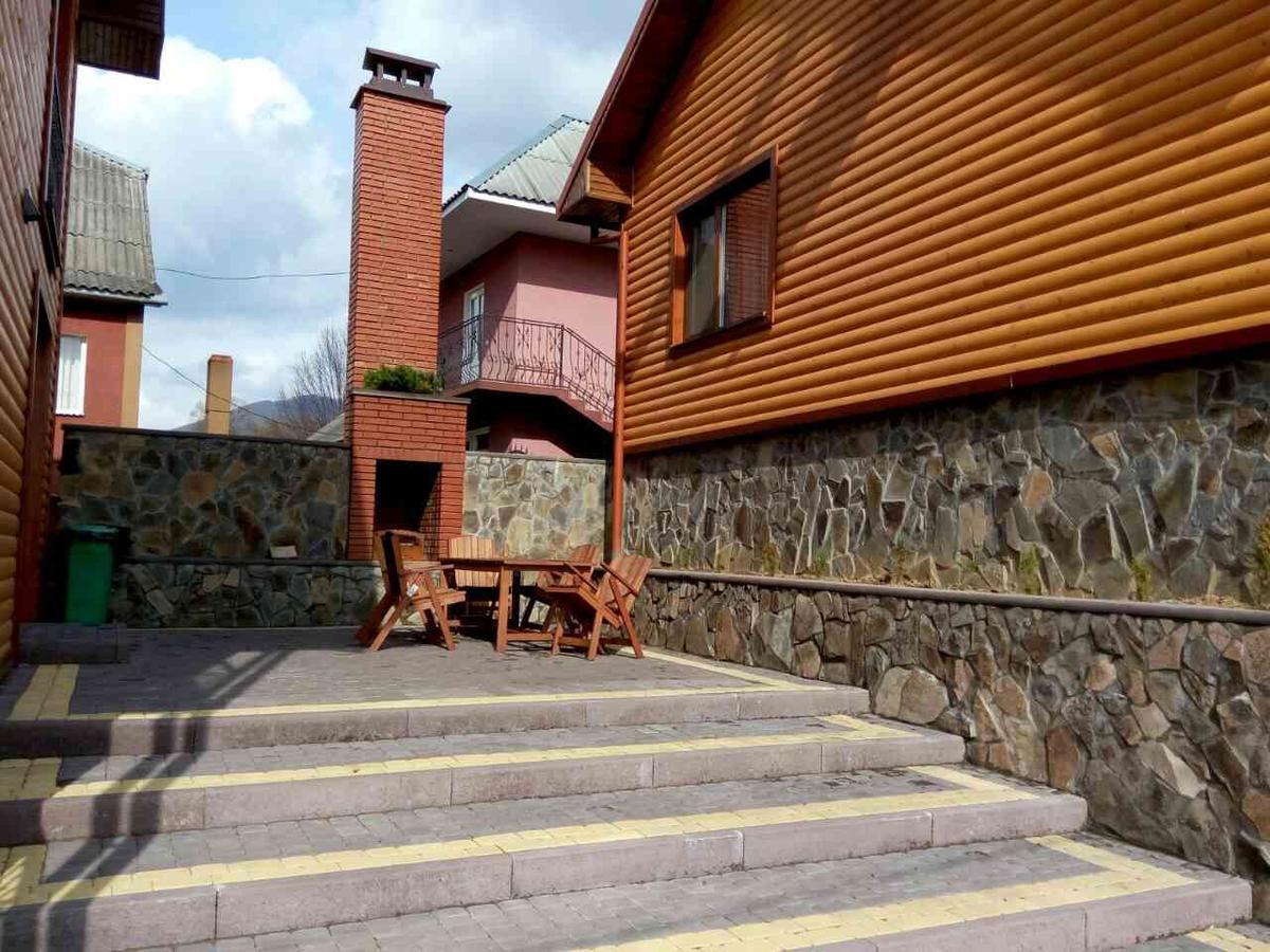 Mini Hotel Solnce Karpat ポリアナ エクステリア 写真