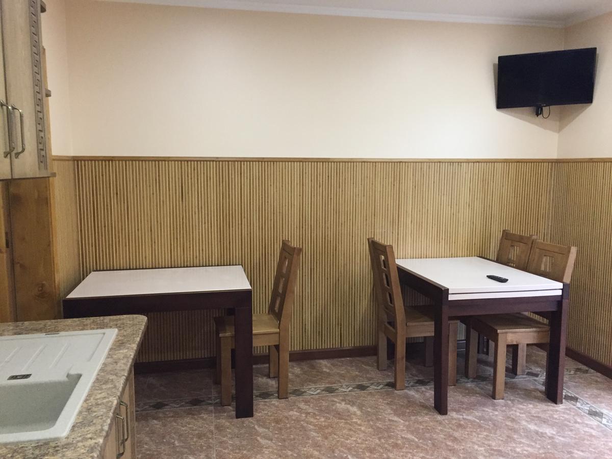 Mini Hotel Solnce Karpat ポリアナ エクステリア 写真