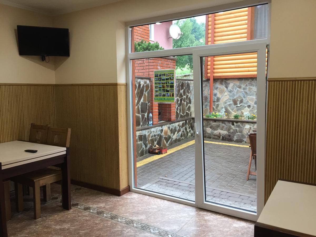Mini Hotel Solnce Karpat ポリアナ エクステリア 写真